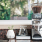 Baratza Sette 270年与鹅颈式水壶和咖啡